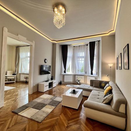 Krisztina Apartments Budapest Luaran gambar