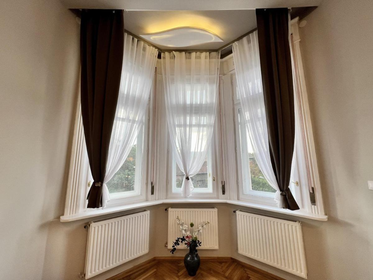 Krisztina Apartments Budapest Luaran gambar