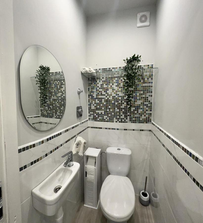 Krisztina Apartments Budapest Luaran gambar