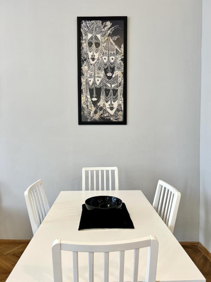 Krisztina Apartments Budapest Luaran gambar