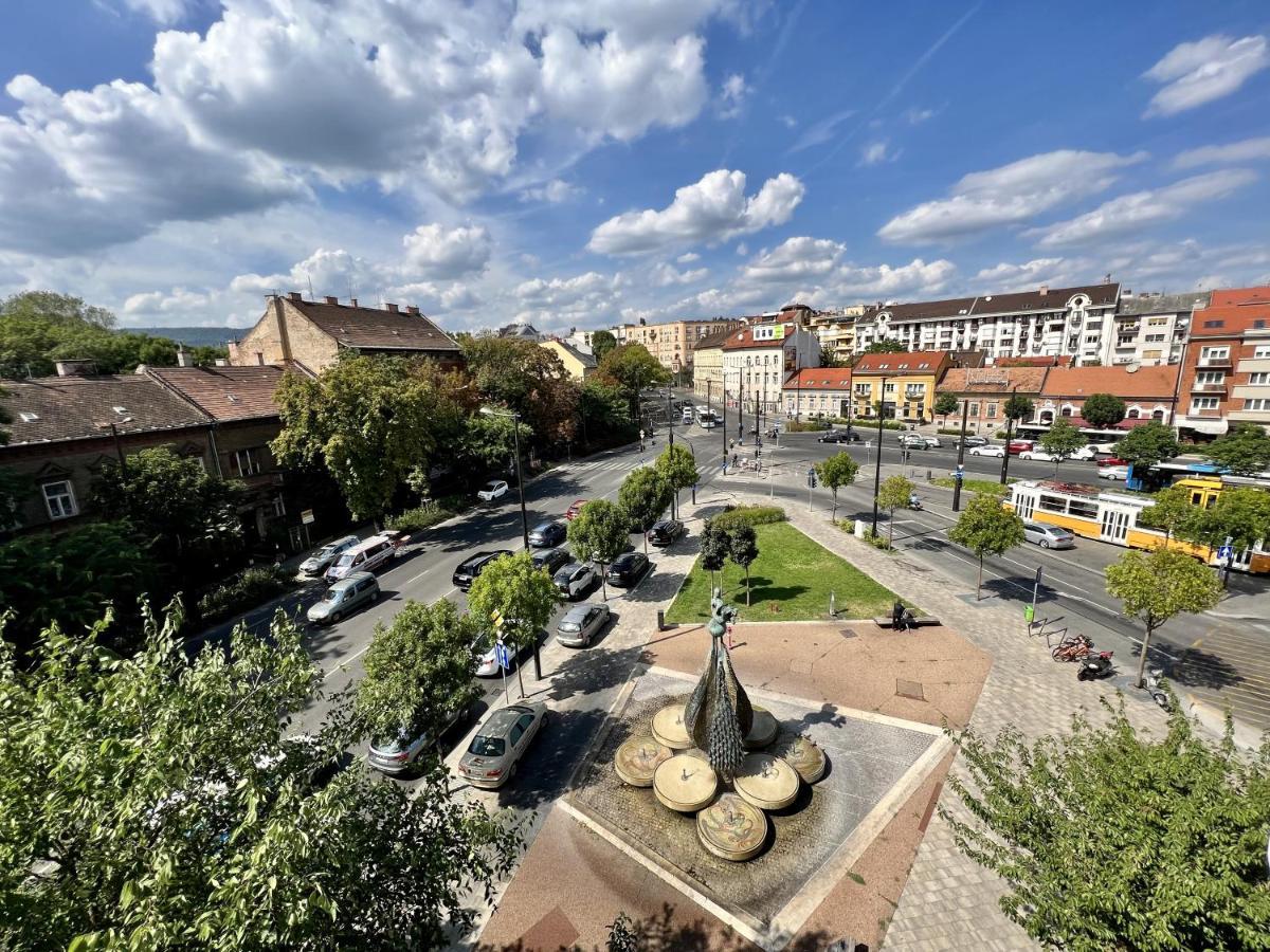 Krisztina Apartments Budapest Luaran gambar